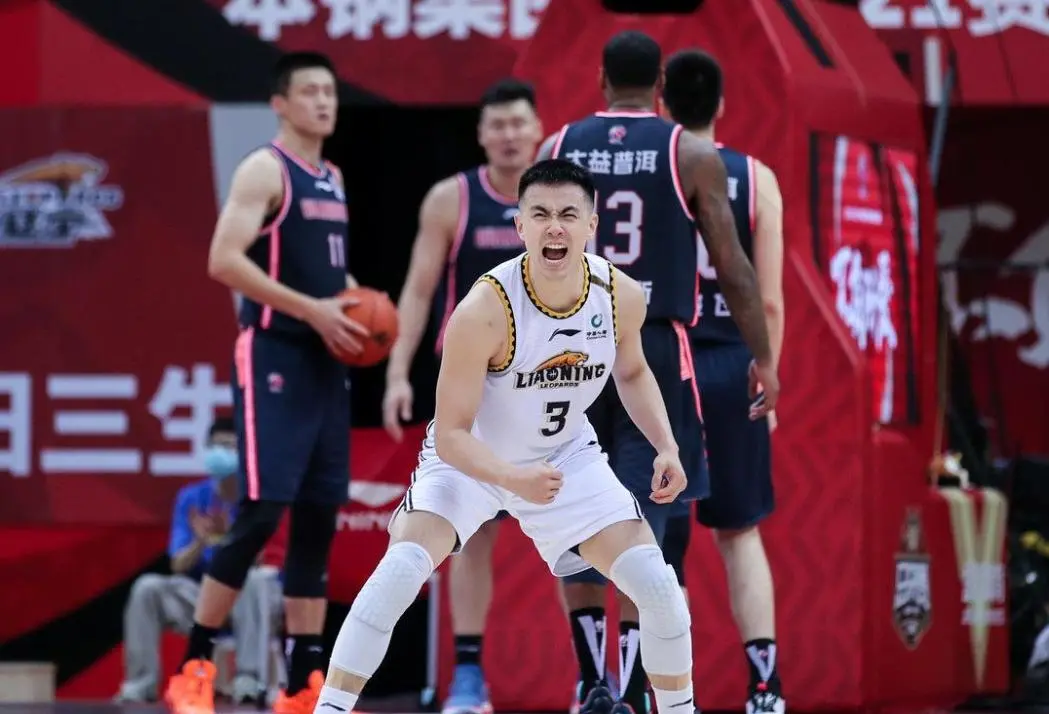 四年顶薪留 四年顶薪留