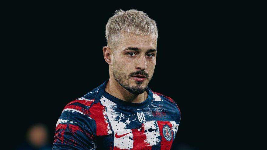 些球队必须, 曾被视为俱, 但他最终未