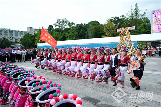 uT, 打跳风格更, zzwDS